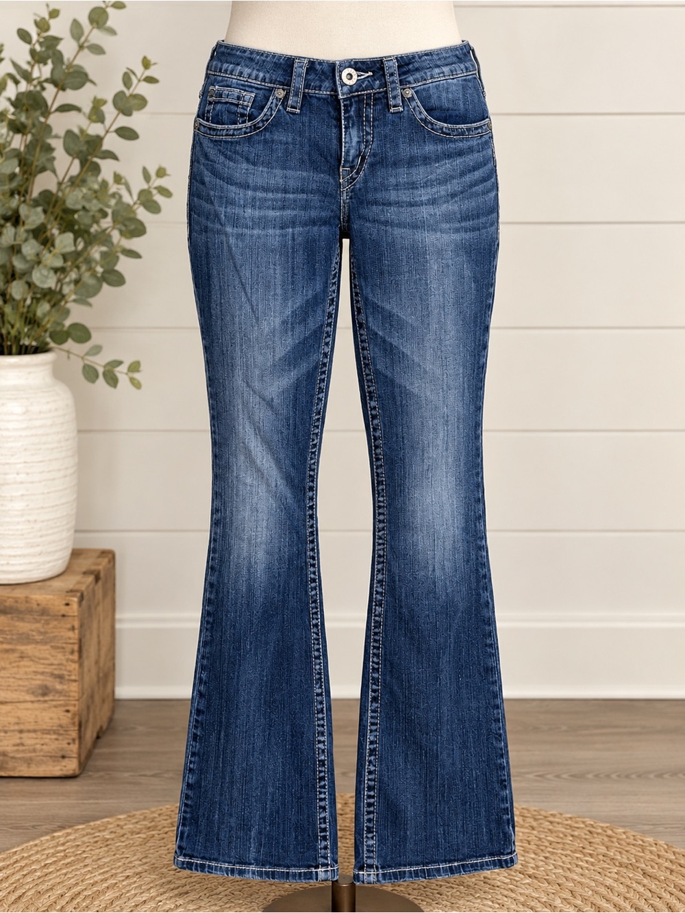 Silver Jeans Aiko Bootcut Jeans Women’s W28 L33 Dark Wash Embroidered Pockets